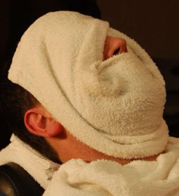 HOT TOWEL CLOSE SHAVE [BEARD]